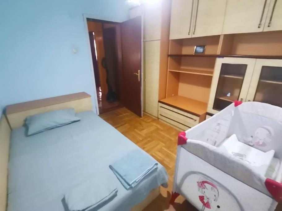 J Family Budget Appartement Vidin Buitenkant foto