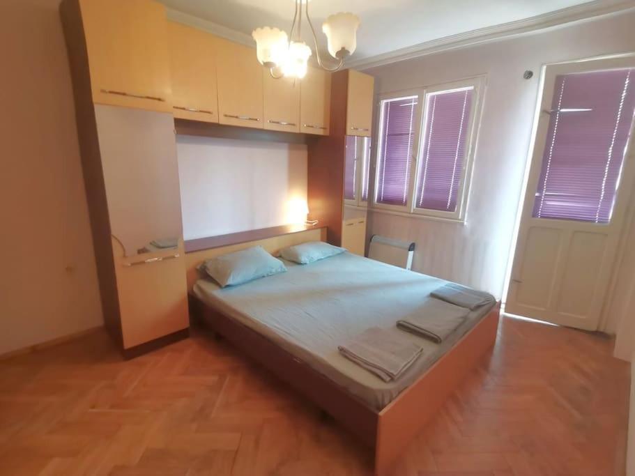 J Family Budget Appartement Vidin Buitenkant foto