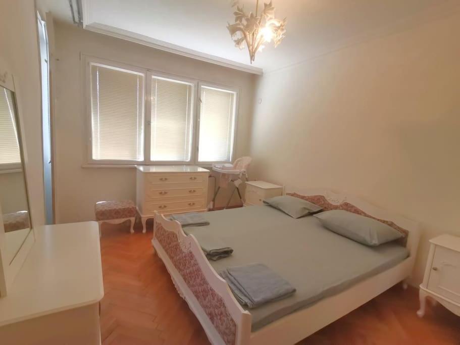 J Family Budget Appartement Vidin Buitenkant foto